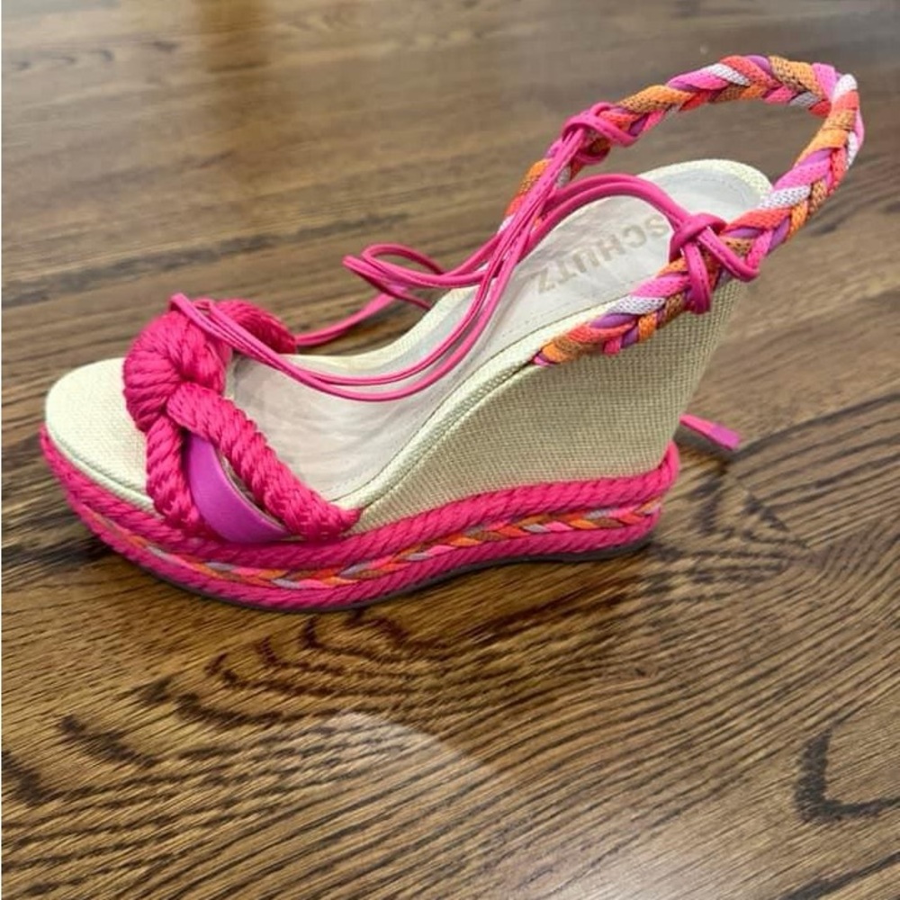 SCHUTZ SHOES. NWOB